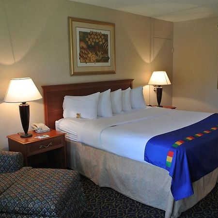 Park Inn By Radisson Harrisburg West Меканиксберг Номер фото