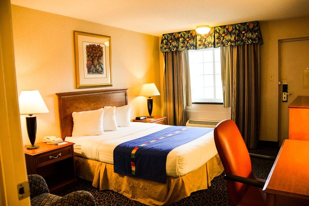 Park Inn By Radisson Harrisburg West Меканиксберг Экстерьер фото